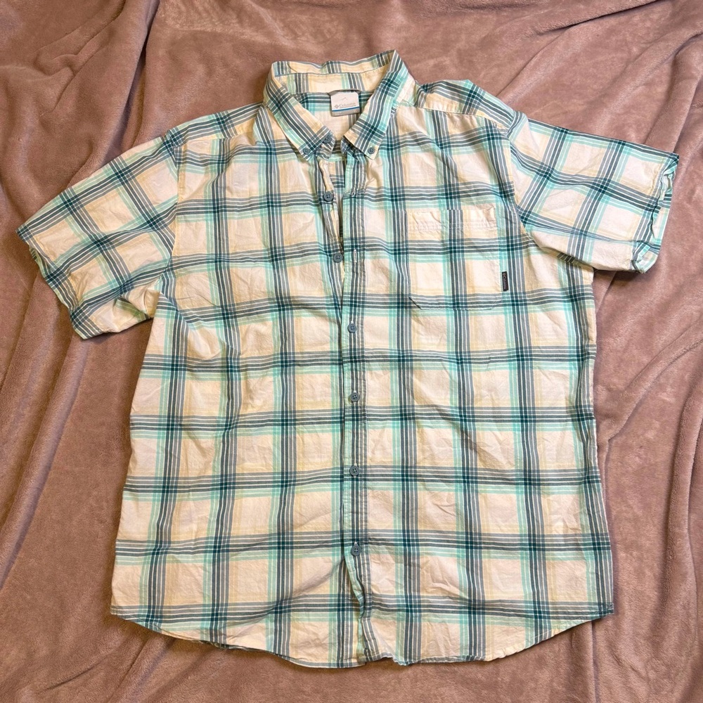 Men’s Columbia casual button-down short sleeve shirt XL  100% cotton